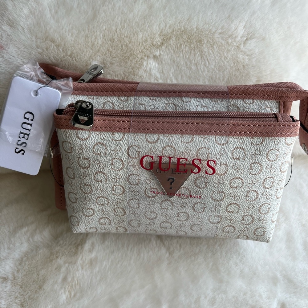 GUESS White and Pink Cosmetic Bag with Logo Pattern